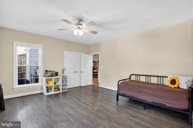 325 GENTLE BREEZE CIR, Fredericksburg, VA 22406