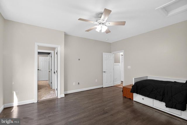 325 GENTLE BREEZE CIR, Fredericksburg, VA 22406