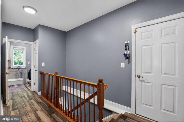 325 GENTLE BREEZE CIR, Fredericksburg, VA 22406
