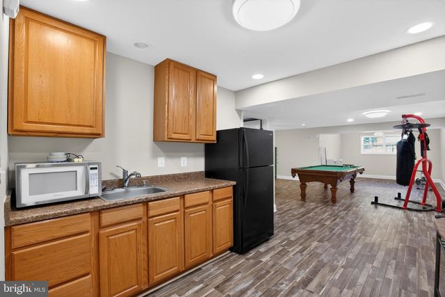 325 GENTLE BREEZE CIR, Fredericksburg, VA 22406