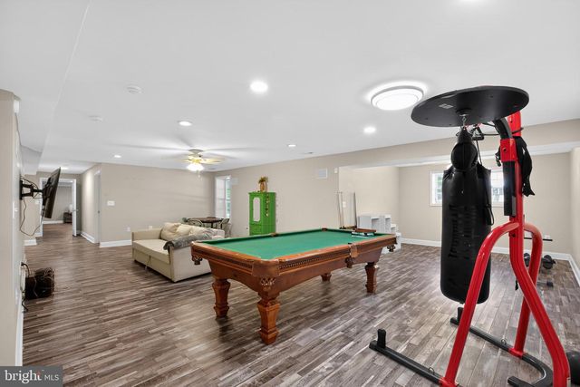 325 GENTLE BREEZE CIR, Fredericksburg, VA 22406