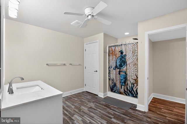 325 GENTLE BREEZE CIR, Fredericksburg, VA 22406