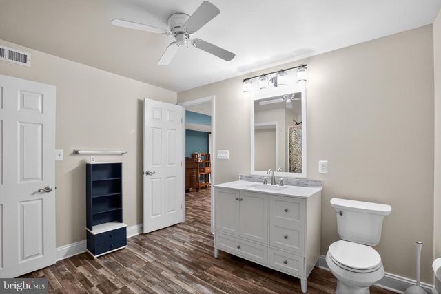325 GENTLE BREEZE CIR, Fredericksburg, VA 22406