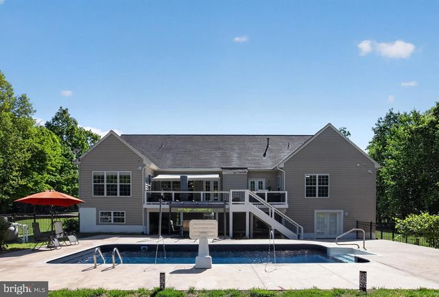 325 GENTLE BREEZE CIR, Fredericksburg, VA 22406