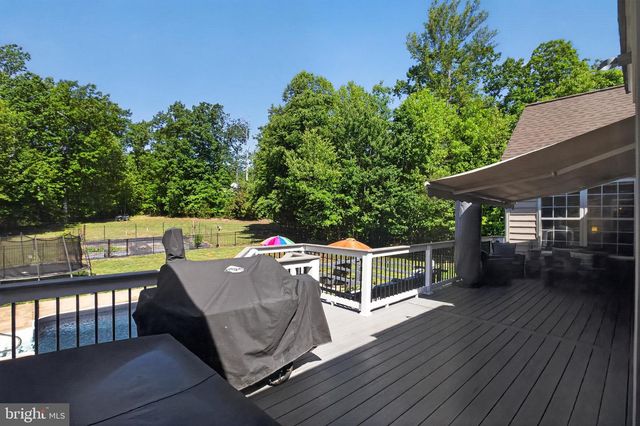 325 GENTLE BREEZE CIR, Fredericksburg, VA 22406