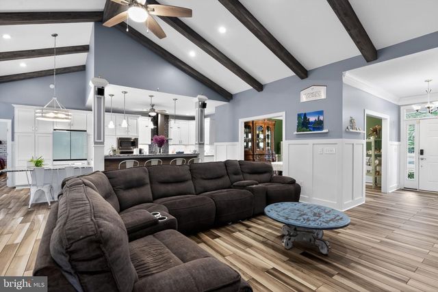 325 GENTLE BREEZE CIR, Fredericksburg, VA 22406