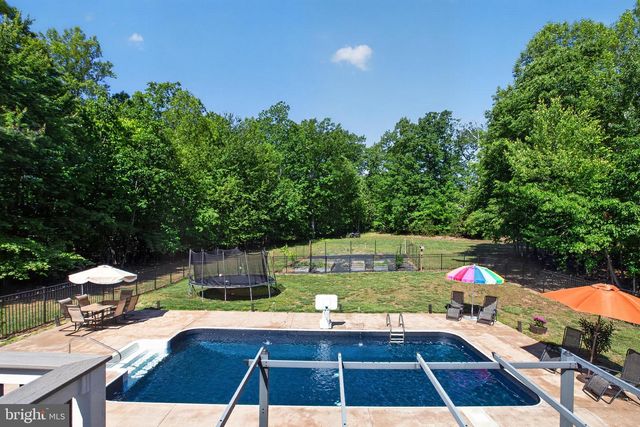 325 GENTLE BREEZE CIR, Fredericksburg, VA 22406