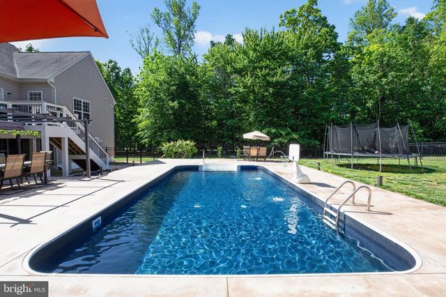 325 GENTLE BREEZE CIR, Fredericksburg, VA 22406
