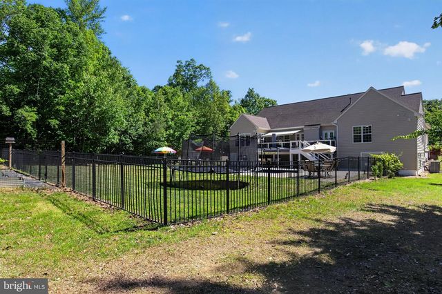 325 GENTLE BREEZE CIR, Fredericksburg, VA 22406