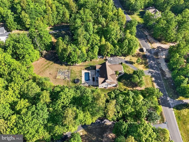 325 GENTLE BREEZE CIR, Fredericksburg, VA 22406