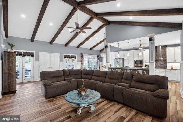 325 GENTLE BREEZE CIR, Fredericksburg, VA 22406