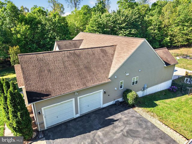 325 GENTLE BREEZE CIR, Fredericksburg, VA 22406