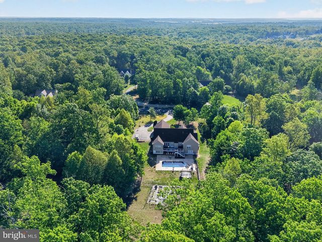 325 GENTLE BREEZE CIR, Fredericksburg, VA 22406