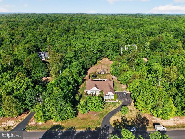 325 GENTLE BREEZE CIR, Fredericksburg, VA 22406