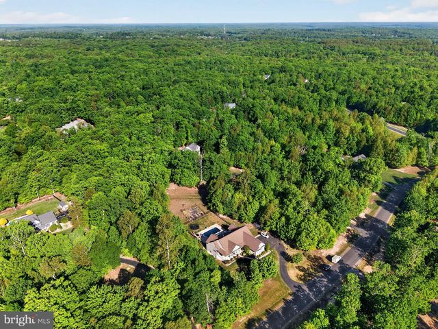 325 GENTLE BREEZE CIR, Fredericksburg, VA 22406