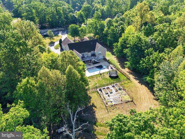 325 GENTLE BREEZE CIR, Fredericksburg, VA 22406