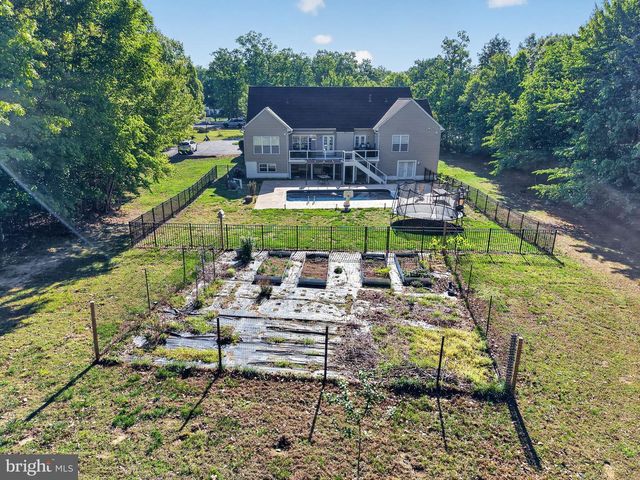 325 GENTLE BREEZE CIR, Fredericksburg, VA 22406