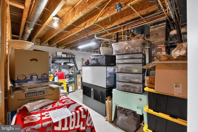 325 GENTLE BREEZE CIR, Fredericksburg, VA 22406