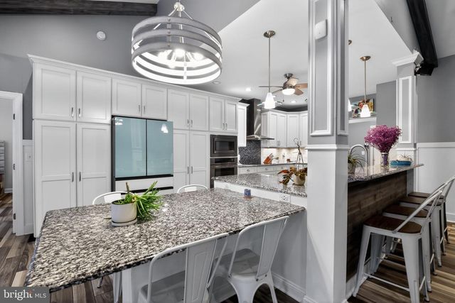 325 GENTLE BREEZE CIR, Fredericksburg, VA 22406