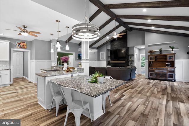 325 GENTLE BREEZE CIR, Fredericksburg, VA 22406