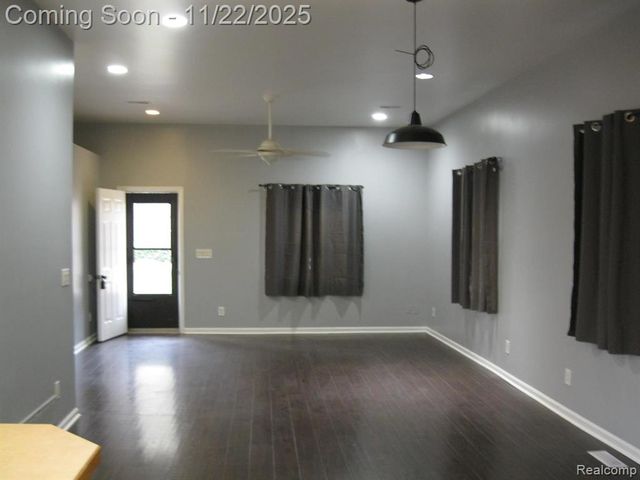 4916 Hillock Hillock, Highland, MI 48356