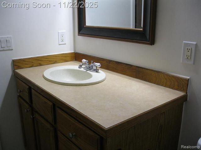 4916 Hillock Hillock, Highland, MI 48356