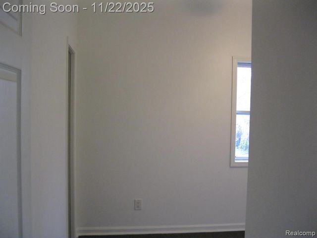 4916 Hillock Hillock, Highland, MI 48356