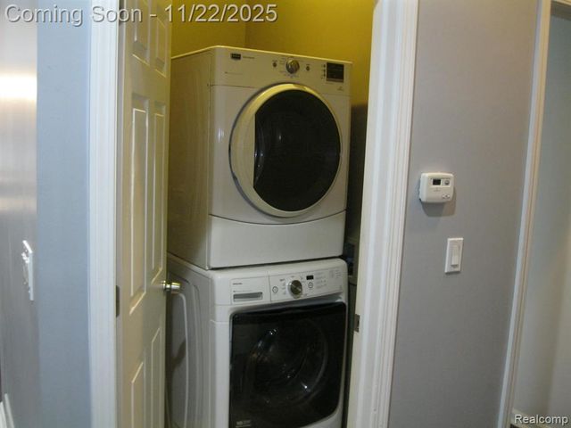 4916 Hillock Hillock, Highland, MI 48356