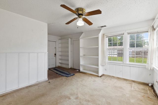 3410 LAWNVIEW Avenue, Dallas, TX 75227