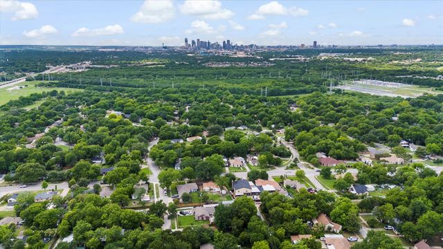 3410 LAWNVIEW Avenue, Dallas, TX 75227