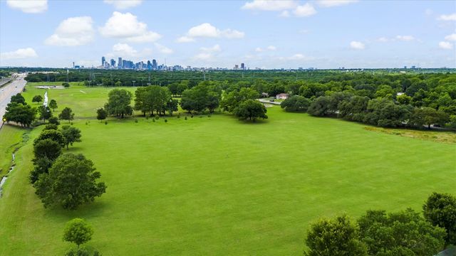 3410 LAWNVIEW Avenue, Dallas, TX 75227