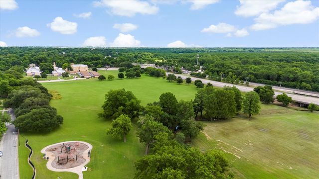 3410 LAWNVIEW Avenue, Dallas, TX 75227