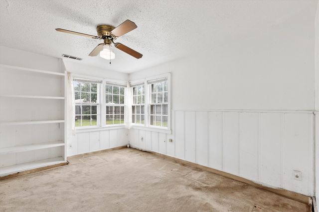3410 LAWNVIEW Avenue, Dallas, TX 75227