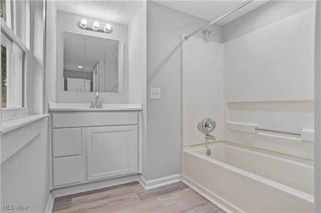 562 Tallmadge Road, Cuyahoga Falls, OH 44221