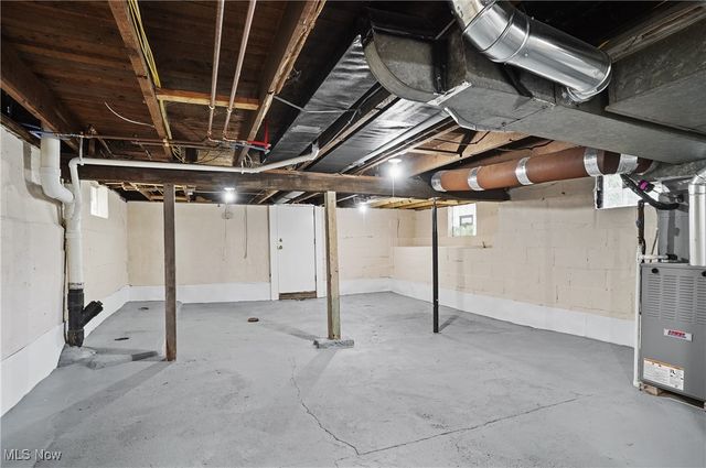 562 Tallmadge Road, Cuyahoga Falls, OH 44221