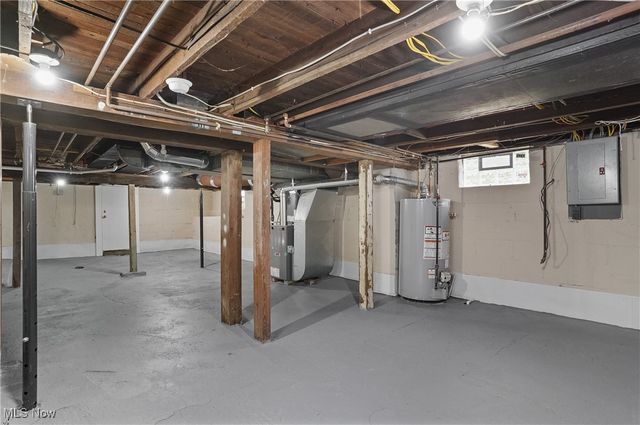 562 Tallmadge Road, Cuyahoga Falls, OH 44221