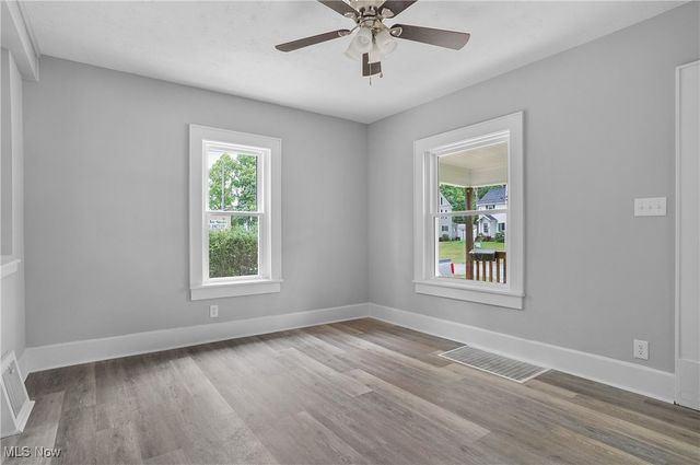 562 Tallmadge Road, Cuyahoga Falls, OH 44221