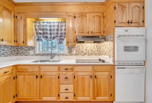 2831 Westclub DR, Salem, VA 24153