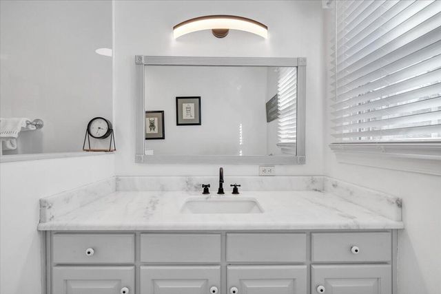 2831 Westclub DR, Salem, VA 24153