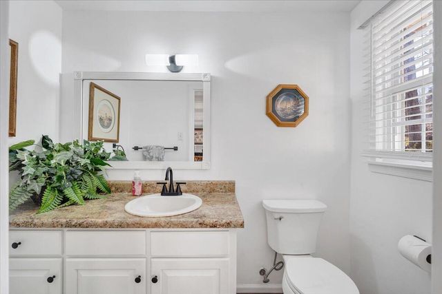 2831 Westclub DR, Salem, VA 24153