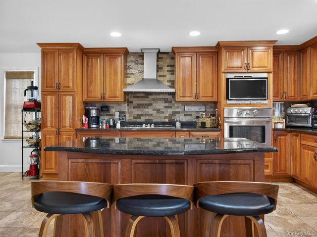 10 Rensselaer Drive, Spring Valley, NY 10977