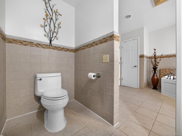 10 Rensselaer Drive, Spring Valley, NY 10977