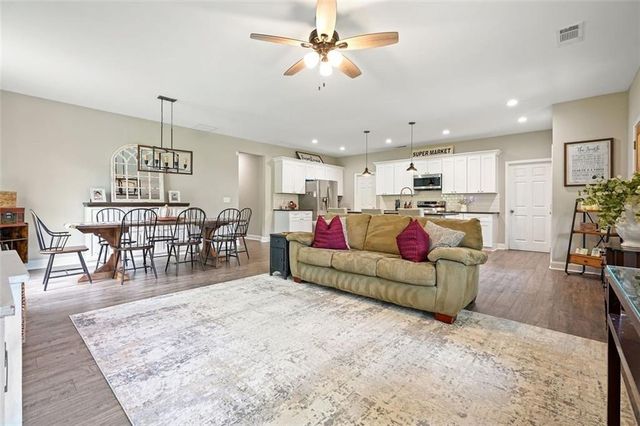 120 E KILLIAN Street, Canton, GA 30114