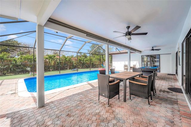 1111 NW 70th Ter, Plantation, FL 33313
