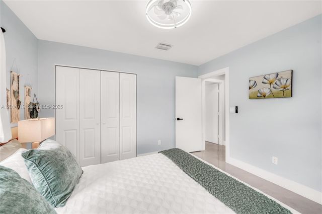 1111 NW 70th Ter, Plantation, FL 33313