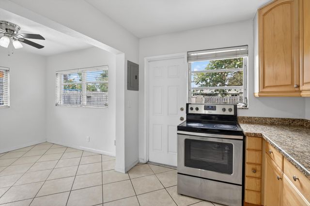 121 NW 52nd Street, Oakland Park, FL 33309