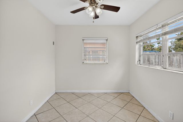 121 NW 52nd Street, Oakland Park, FL 33309