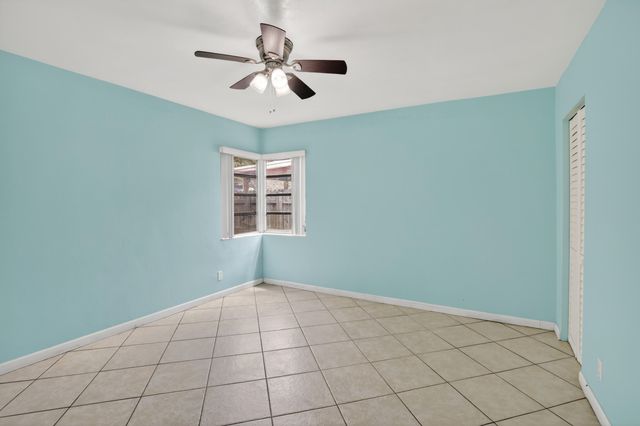 121 NW 52nd Street, Oakland Park, FL 33309