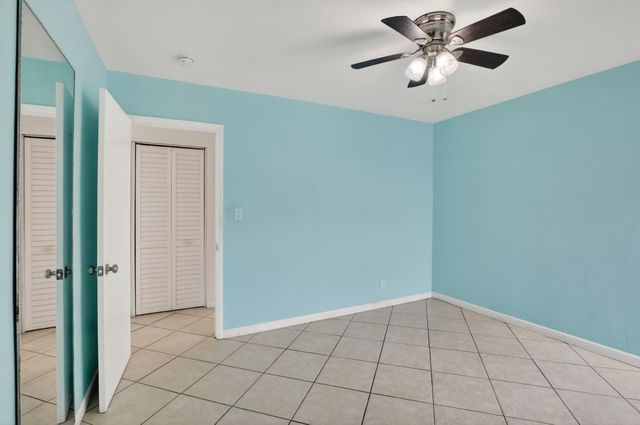 121 NW 52nd Street, Oakland Park, FL 33309