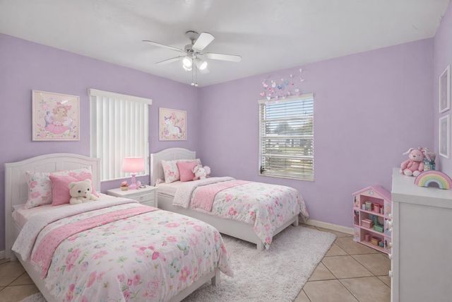 121 NW 52nd Street, Oakland Park, FL 33309